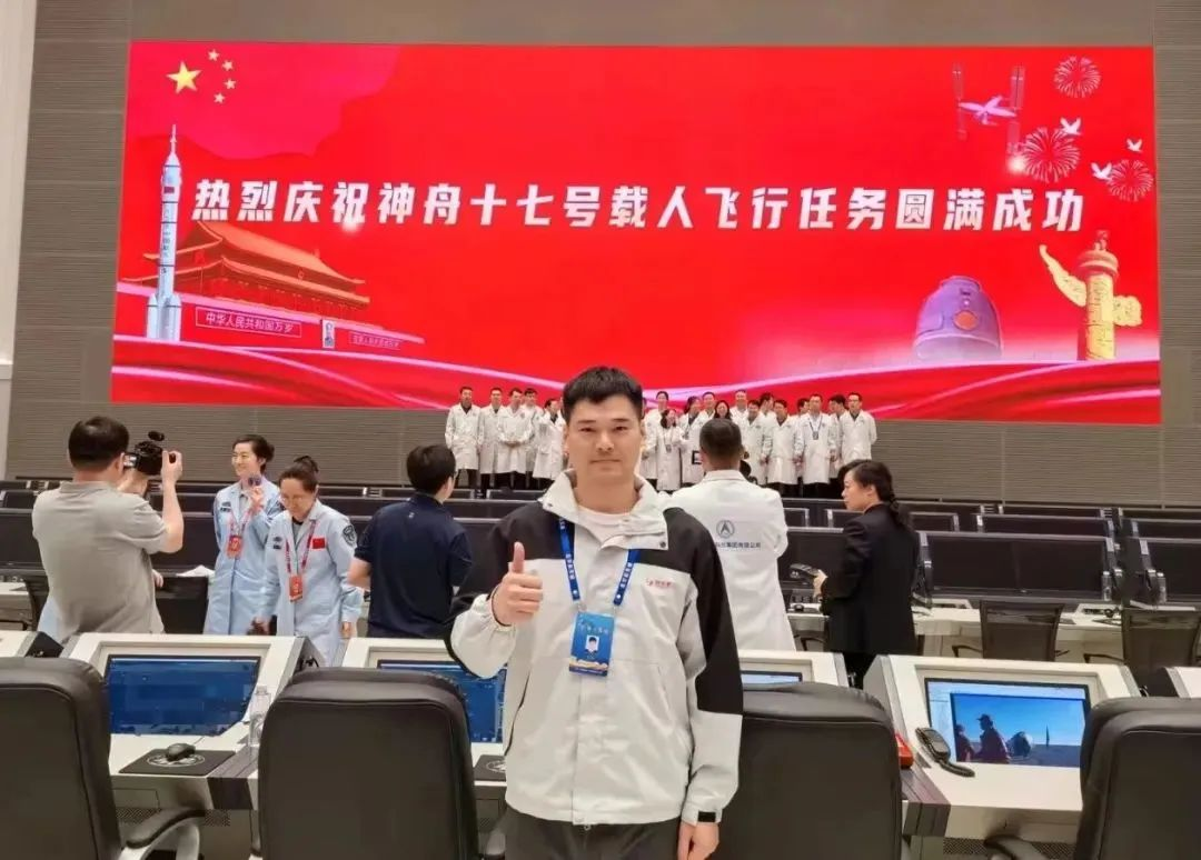 神舟十九号发射圆满成功，中国航天又见大红屏！