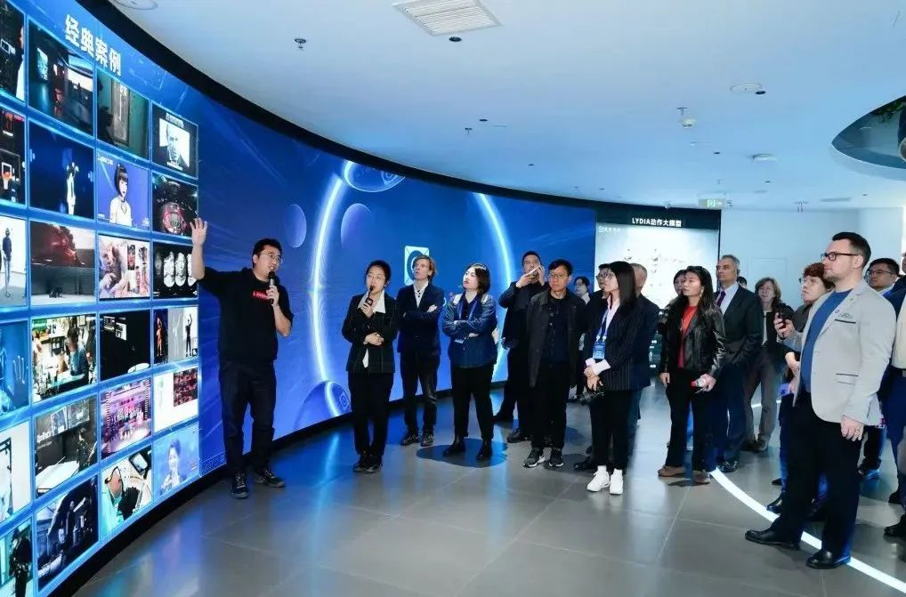 霸榜 | 四大榜单尽数席卷，问鼎娱乐app陆续五年斩获“极光”大奖