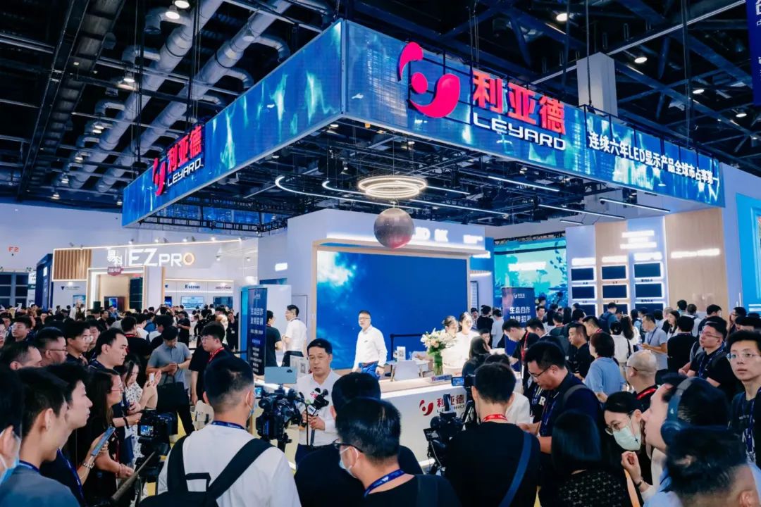 “AI+智能显示”引领将来 问鼎娱乐app新品InfoComm展大放异彩
