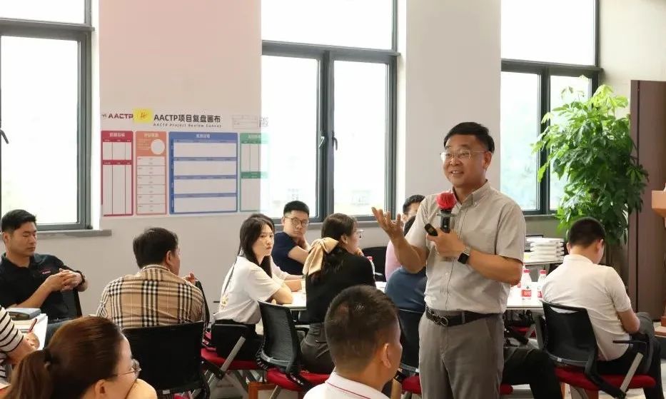 赋能人才发展 | “复盘中国行?走进问鼎娱乐app”进建活动成功进行